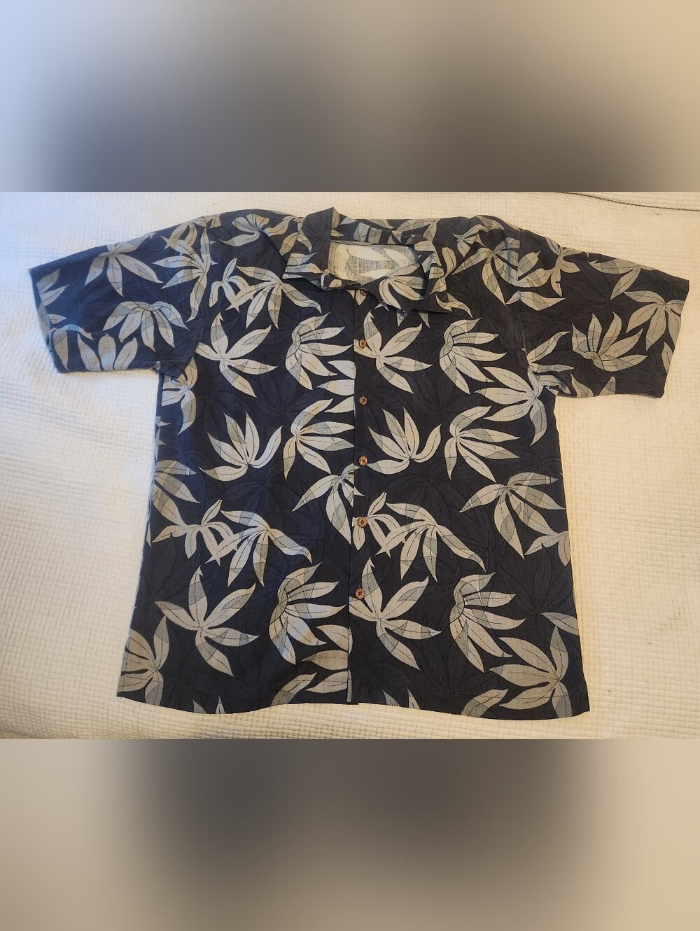 Men's Silk Tommy Bahama Short Sleeve Button Down Size L